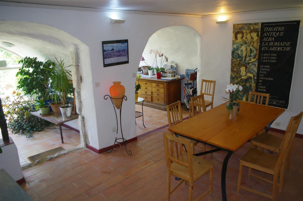 Chambres D'Hotes La Grange Au Negre Alba-la-Romaine Екстериор снимка